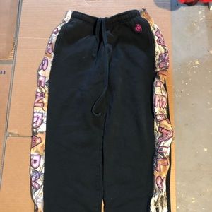 Legendary white tails sweat pants